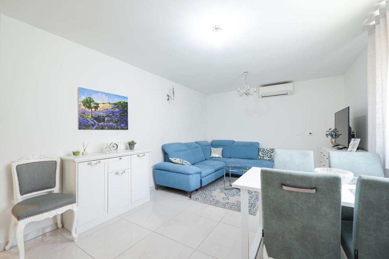 Two Bedroom Apartment With A Balcony Relja Задар Экстерьер фото